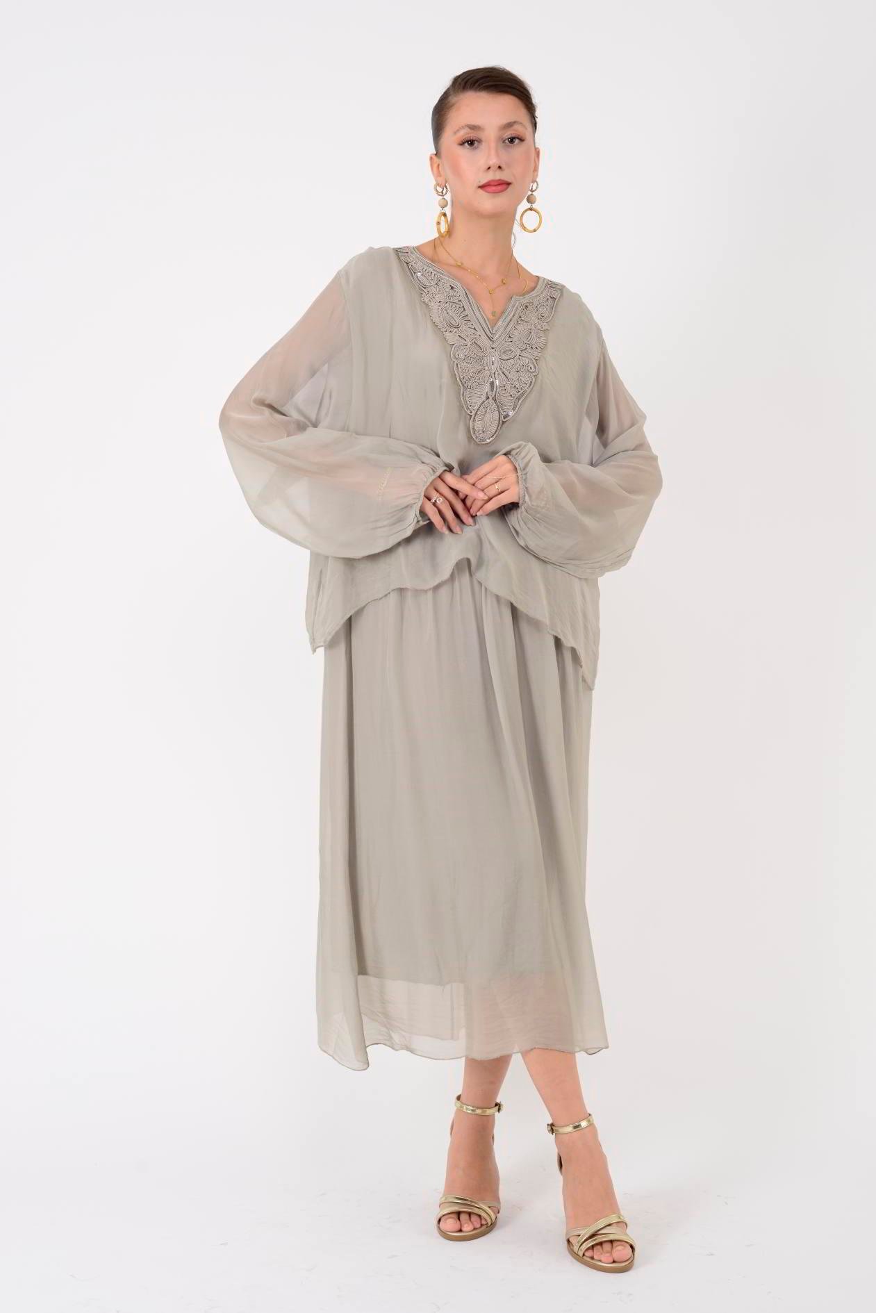 SN780 PAYETLİ KABARTMALI YAKA DETAYLI İPEK ELBİSE