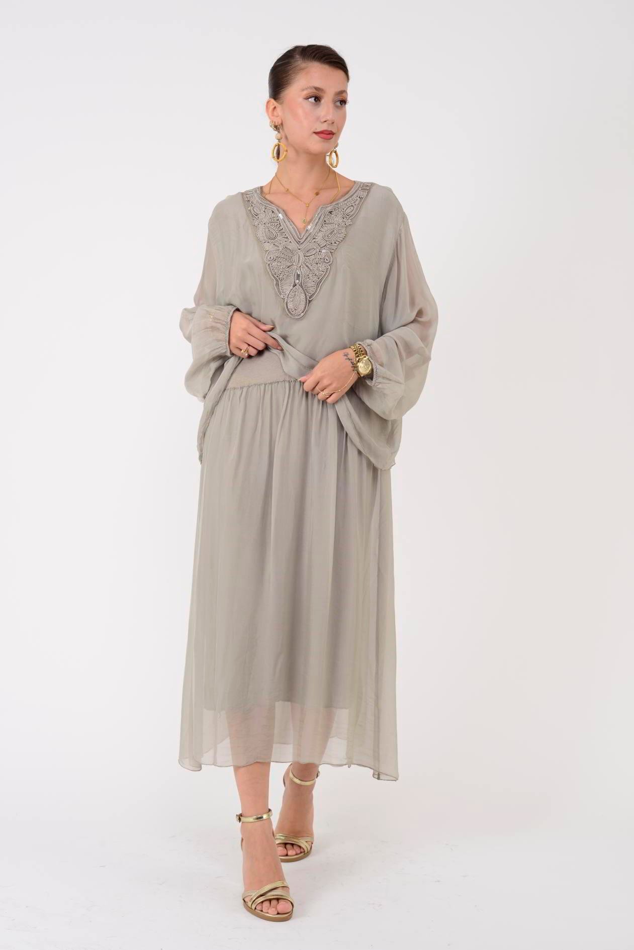 SN780 PAYETLİ KABARTMALI YAKA DETAYLI İPEK ELBİSE