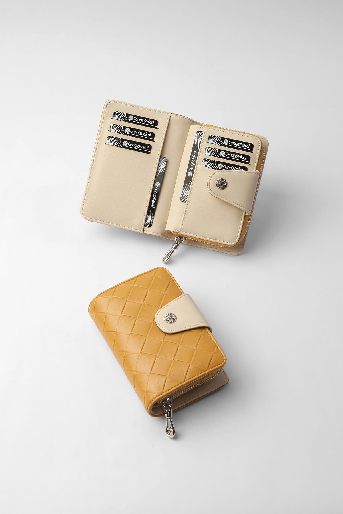 Cengiz Pakel KADIN PORTFÖY