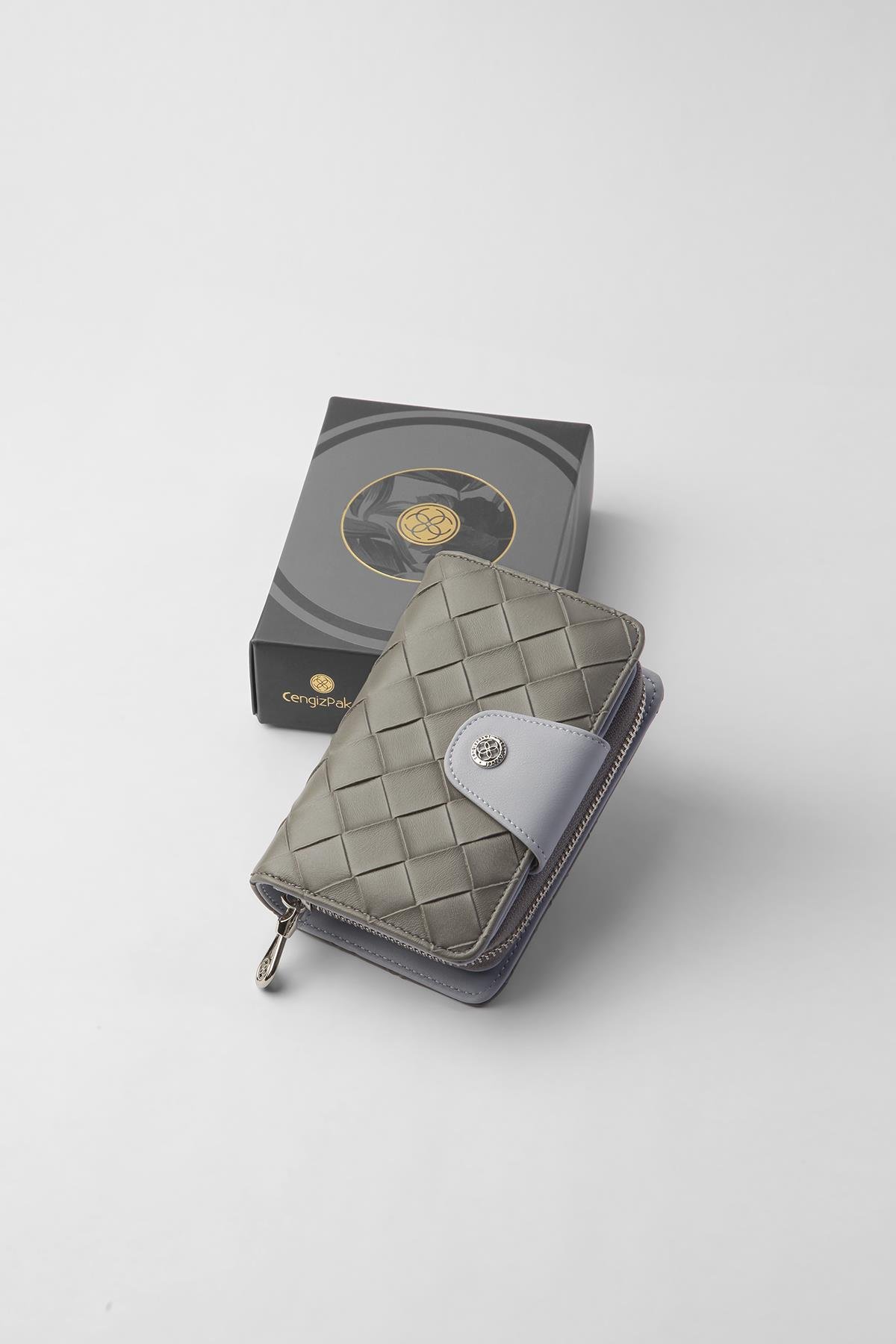 Cengiz Pakel KADIN PORTFÖY