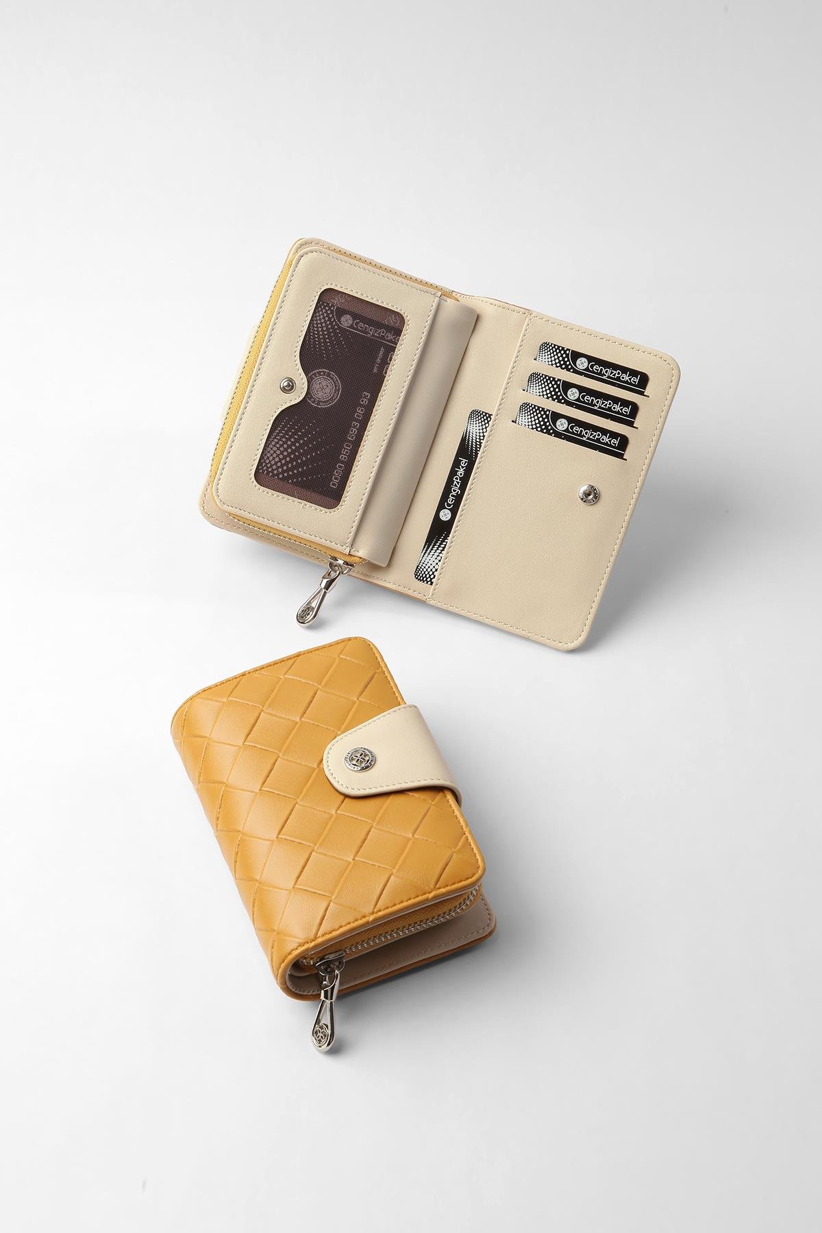 Cengiz Pakel KADIN PORTFÖY