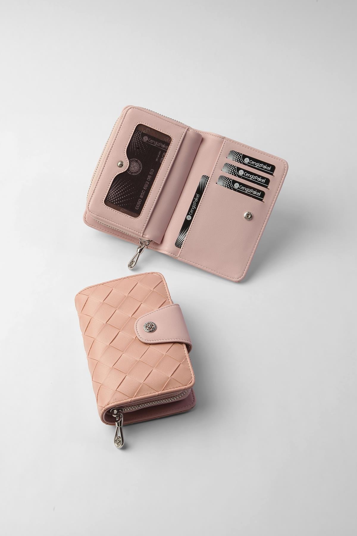 Cengiz Pakel KADIN PORTFÖY