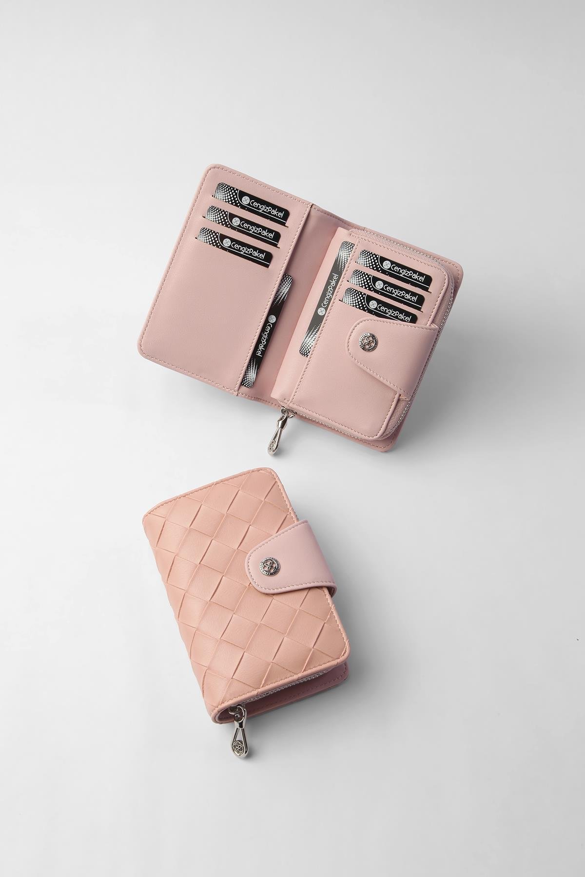 Cengiz Pakel KADIN PORTFÖY