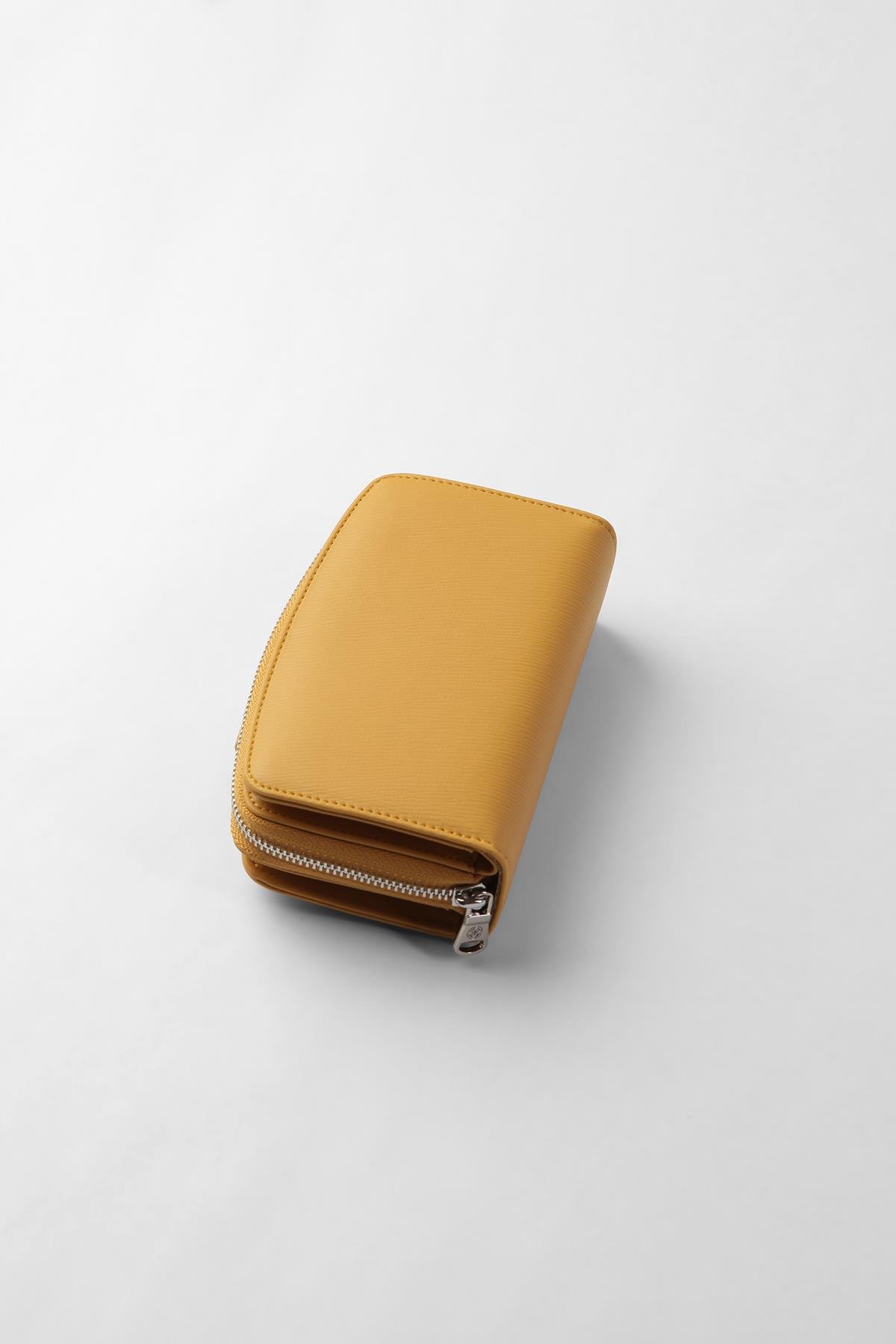 Cengiz Pakel KADIN PORTFÖY