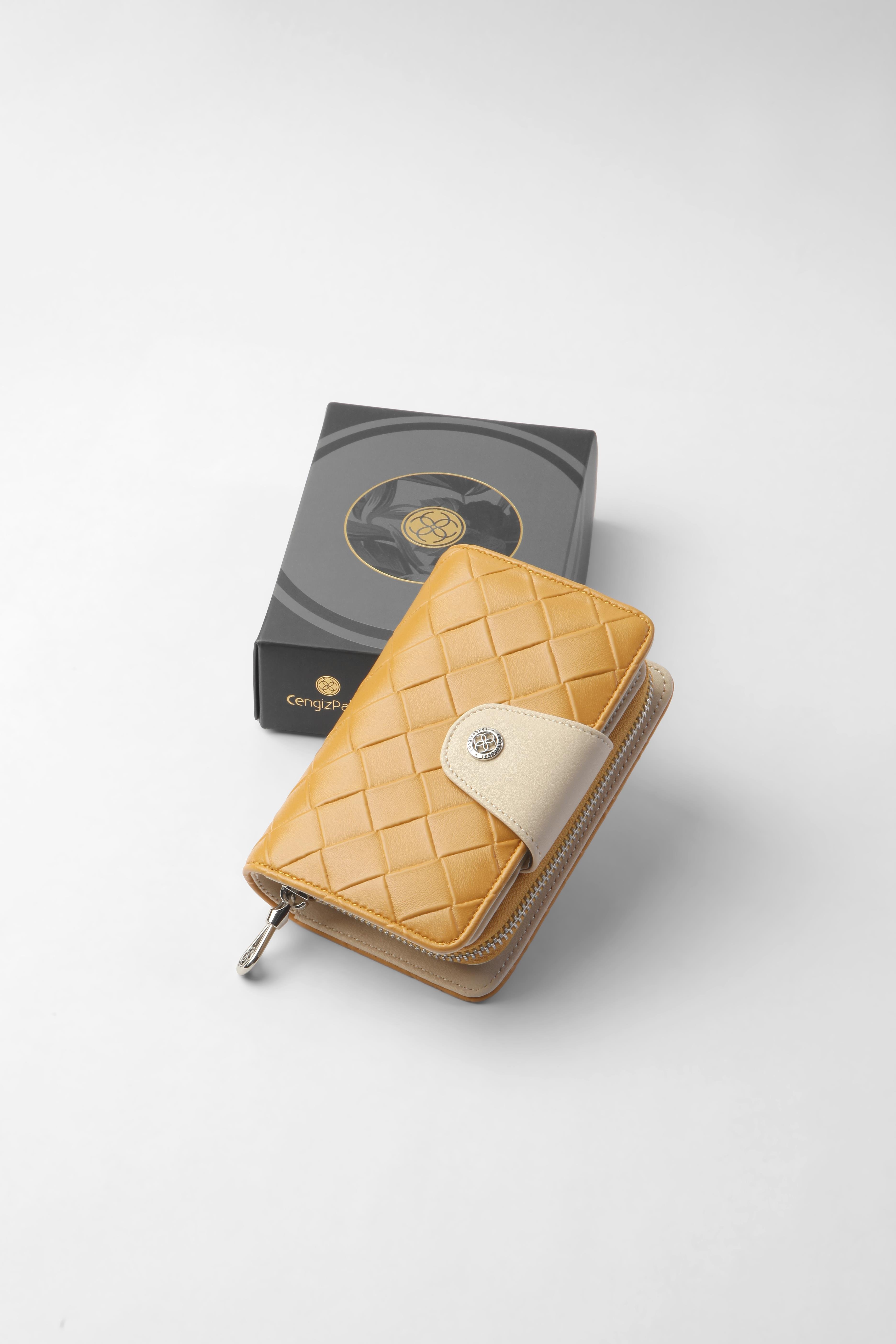 Cengiz Pakel KADIN PORTFÖY