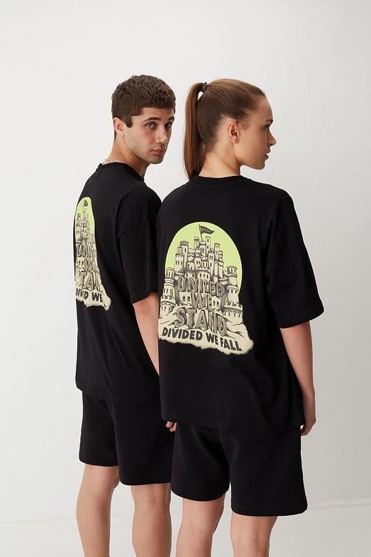 Polypop https://www.skateboardingturkey.com/polypop-no-ordinary-summer-oversized-boxy-fit-t-shirt-ecru 