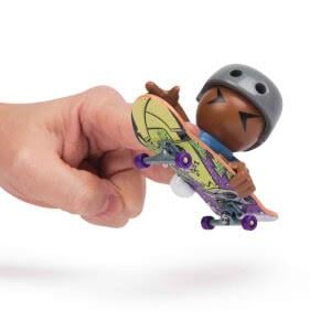 Tech Deck + Hediye Sticker Paketli Crew Figürlü Parmak Kaykayı S1 - Gri Kasklı 