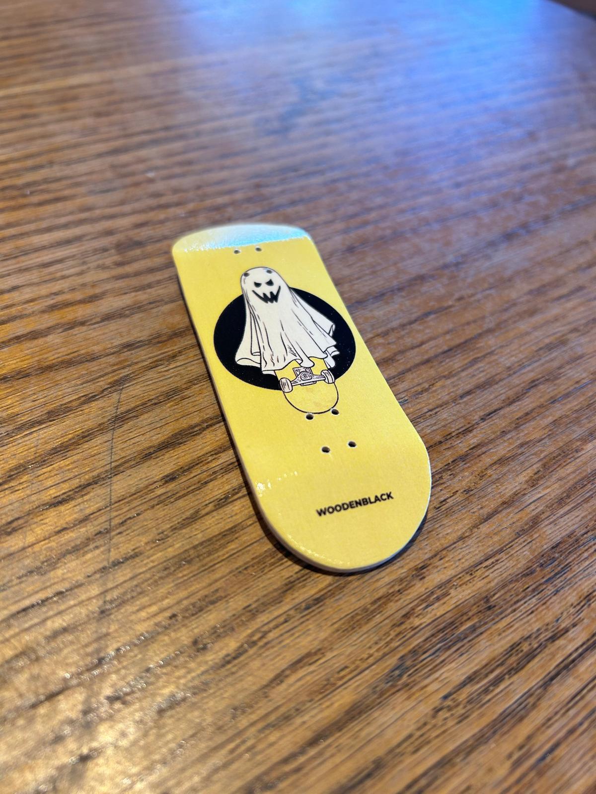 Woodenblack Ghost Fingerboard Deck 
