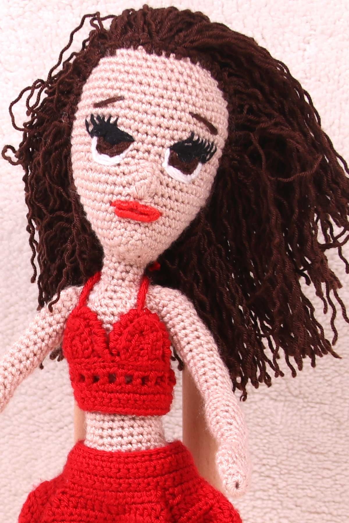 Breeze Çılgın Bebek Amigurumi Organik Oyuncak Kırmızı (Boy 27 cm)