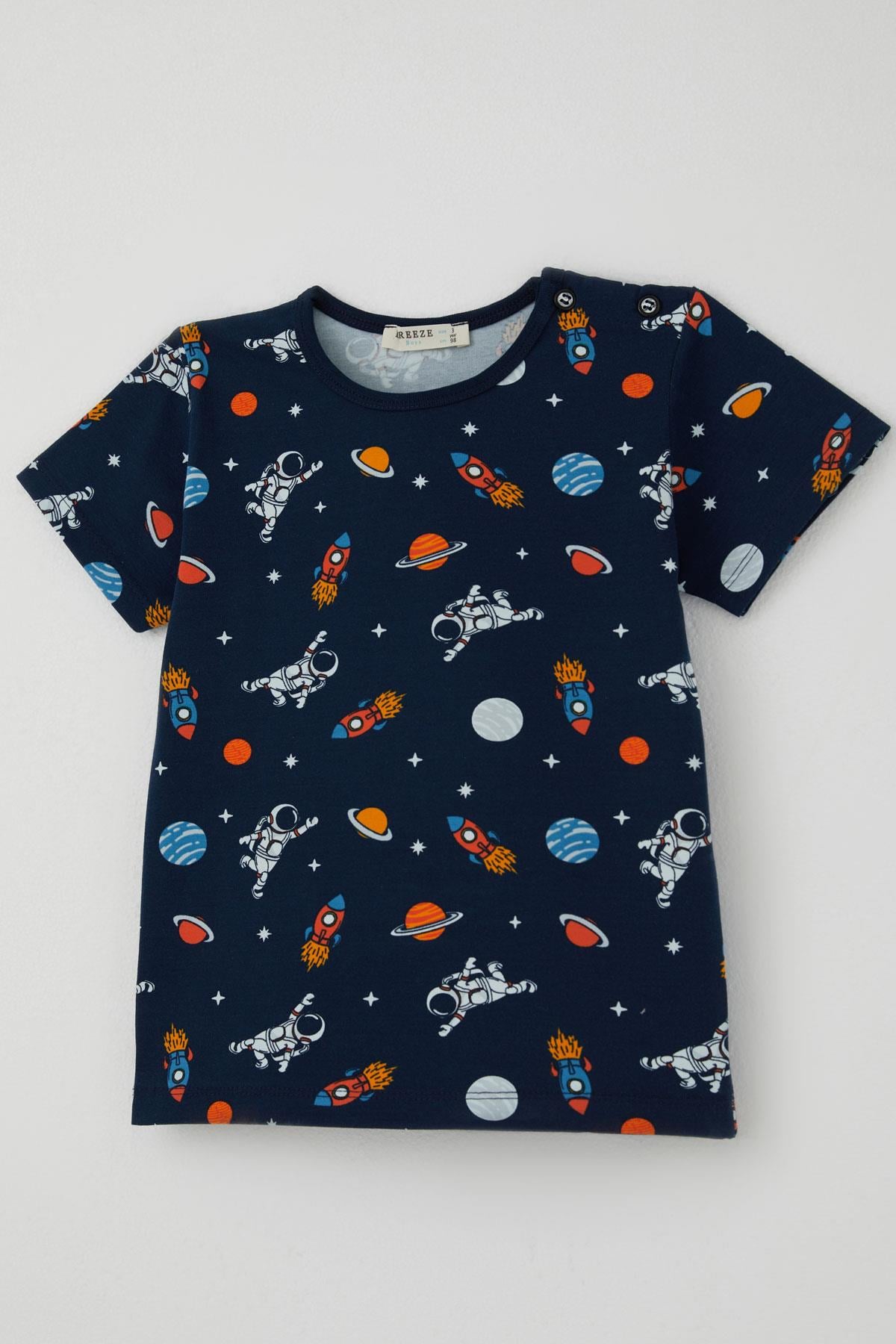 Breeze Erkek Bebek Şortlu Pijama Takımı Galaksi Temalı Astronot Desenli Lacivert (9 Ay-3 Yaş)