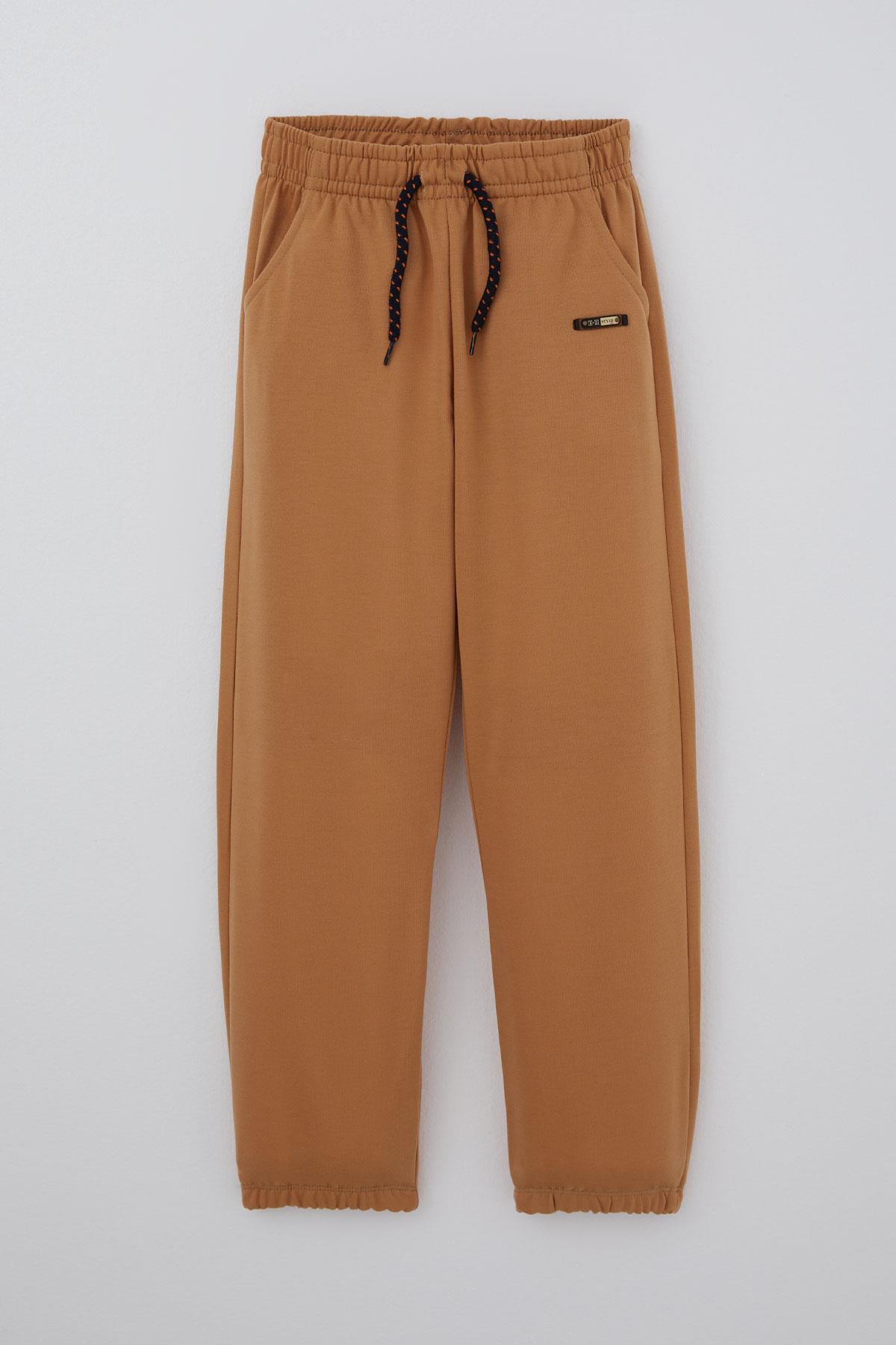 Breeze Erkek Çocuk Eşofman Altı Bağcık Aksesuarlı Arma Detaylı Açık Kahverengi (4-8 Yaş)