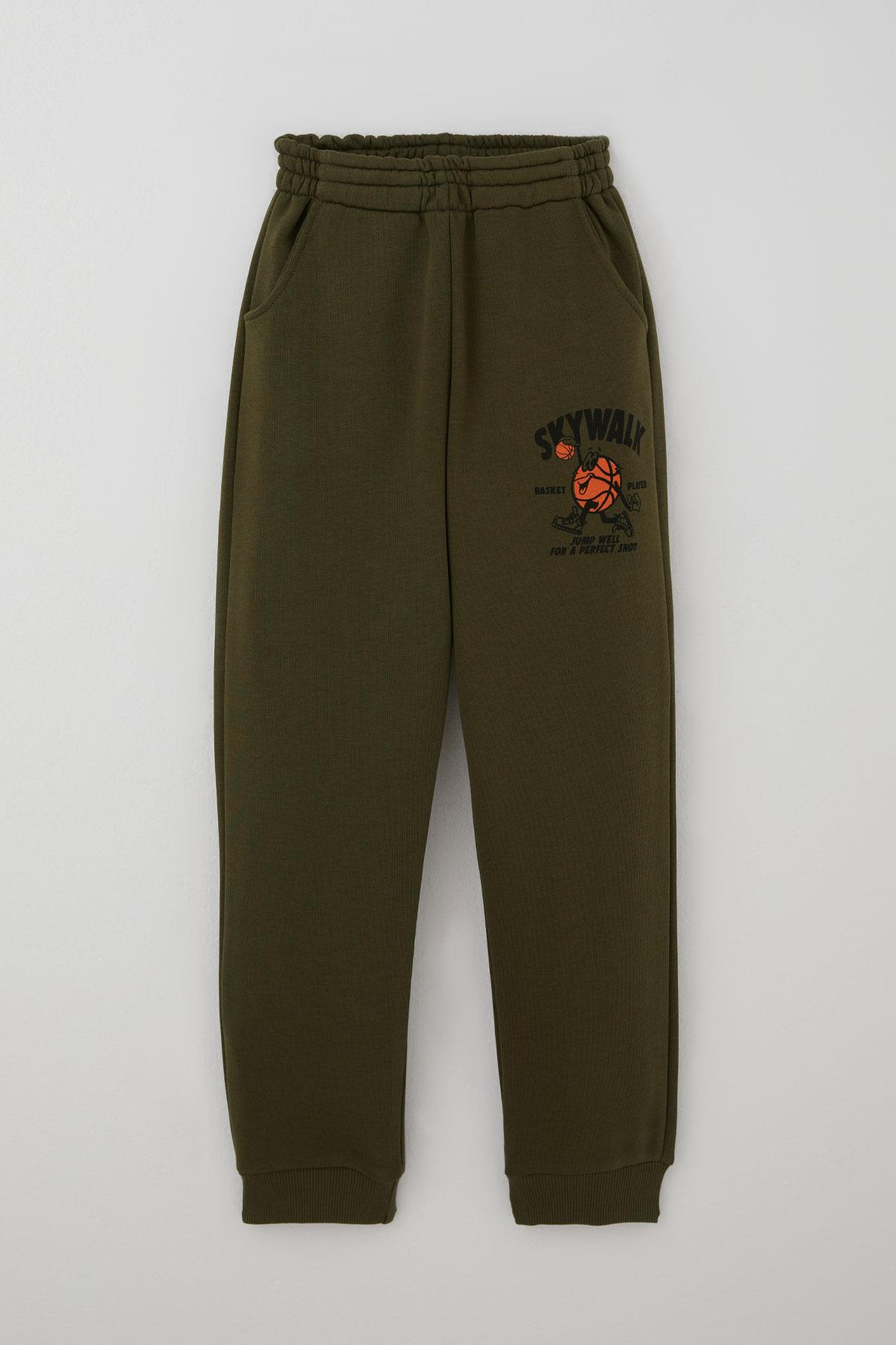 Breeze Erkek Çocuk Eşofman Takımı Basketbol Temalı Zıplayan Top Baskılı Sırt Kısmı Baskı Detaylı Haki Yeşil (4-8 Yaş)