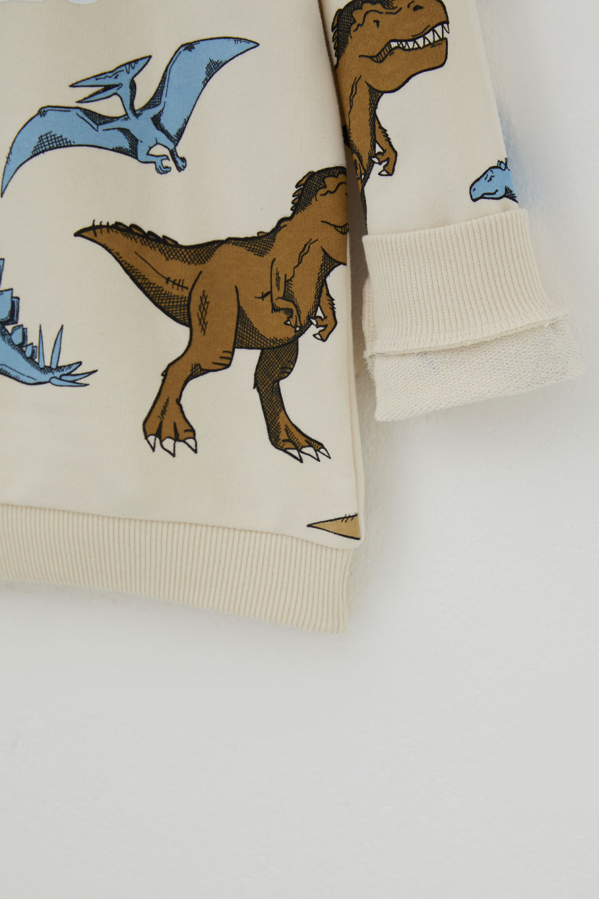 Breeze Erkek Çocuk Eşofman Takımı Kükreyen Dinozorlar Desenli Krem (1.5-5 Yaş)