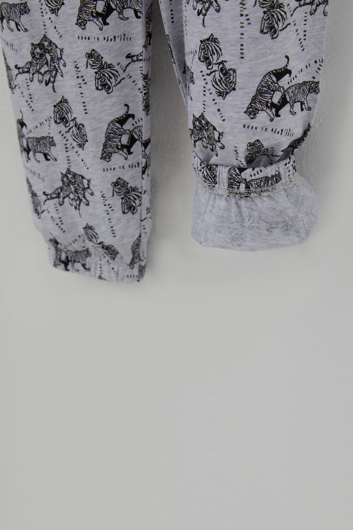Breeze Erkek Çocuk Pijama Takımı Sevimli Kaplanlar Desenli Açık Gri Melanj (4-8 Yaş)