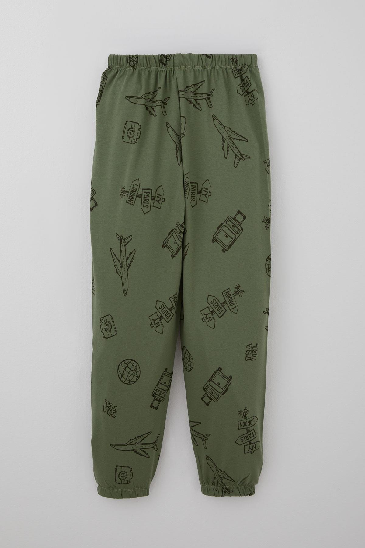 Breeze Erkek Çocuk Pijama Takımı Seyahat Temalı Dünya Gezgini Haki Yeşil (4-8 Yaş)