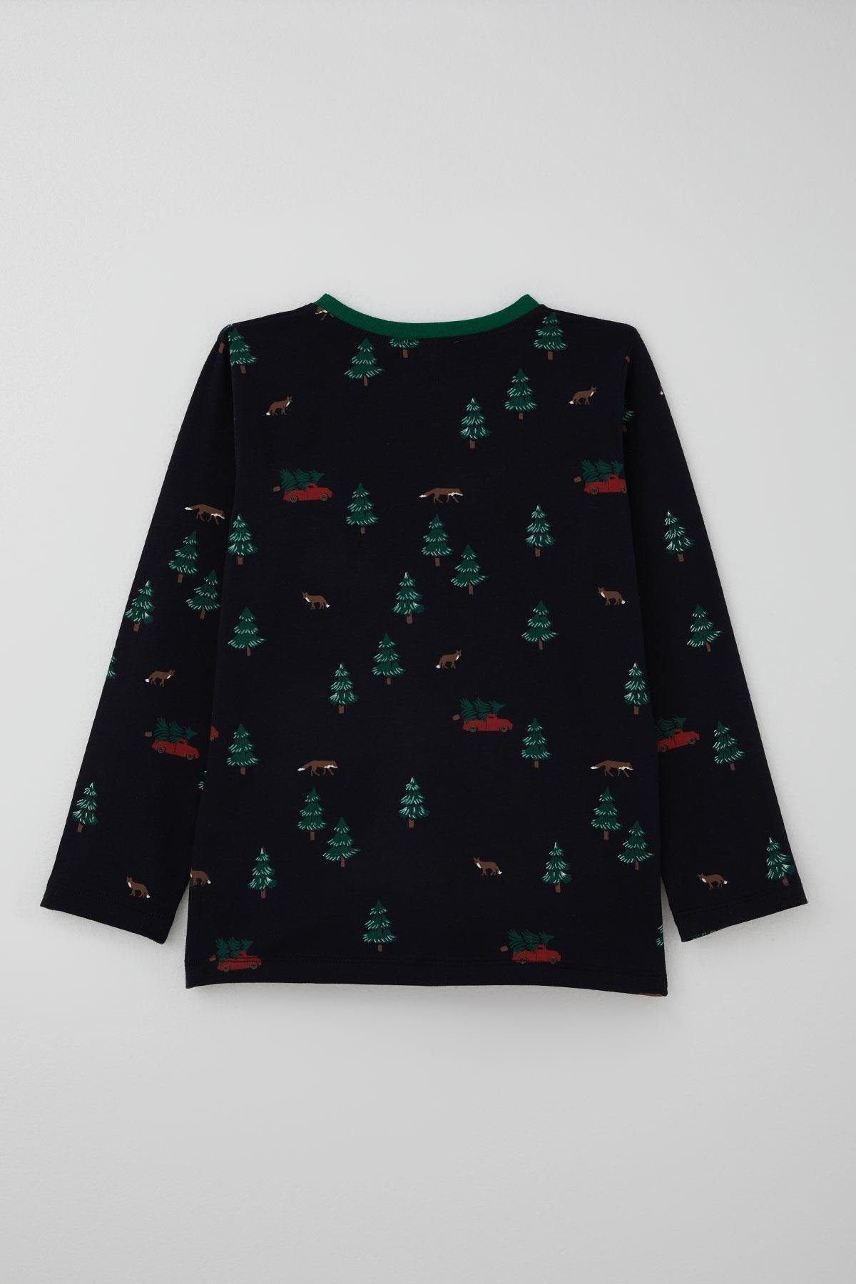 Breeze Erkek Çocuk Pijama Takımı Yılbaşı Temalı Çam Ağacı Desenli Lacivert (4-8 Yaş)