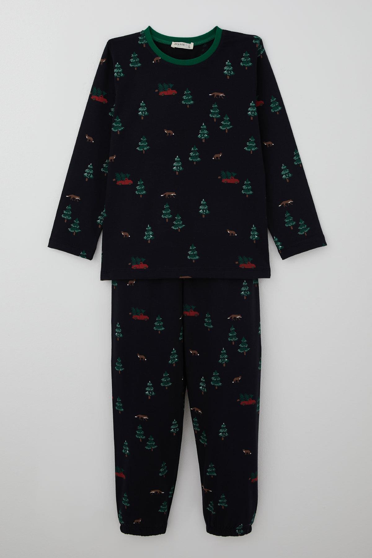 Breeze Erkek Çocuk Pijama Takımı Yılbaşı Temalı Çam Ağacı Desenli Lacivert (4-8 Yaş)