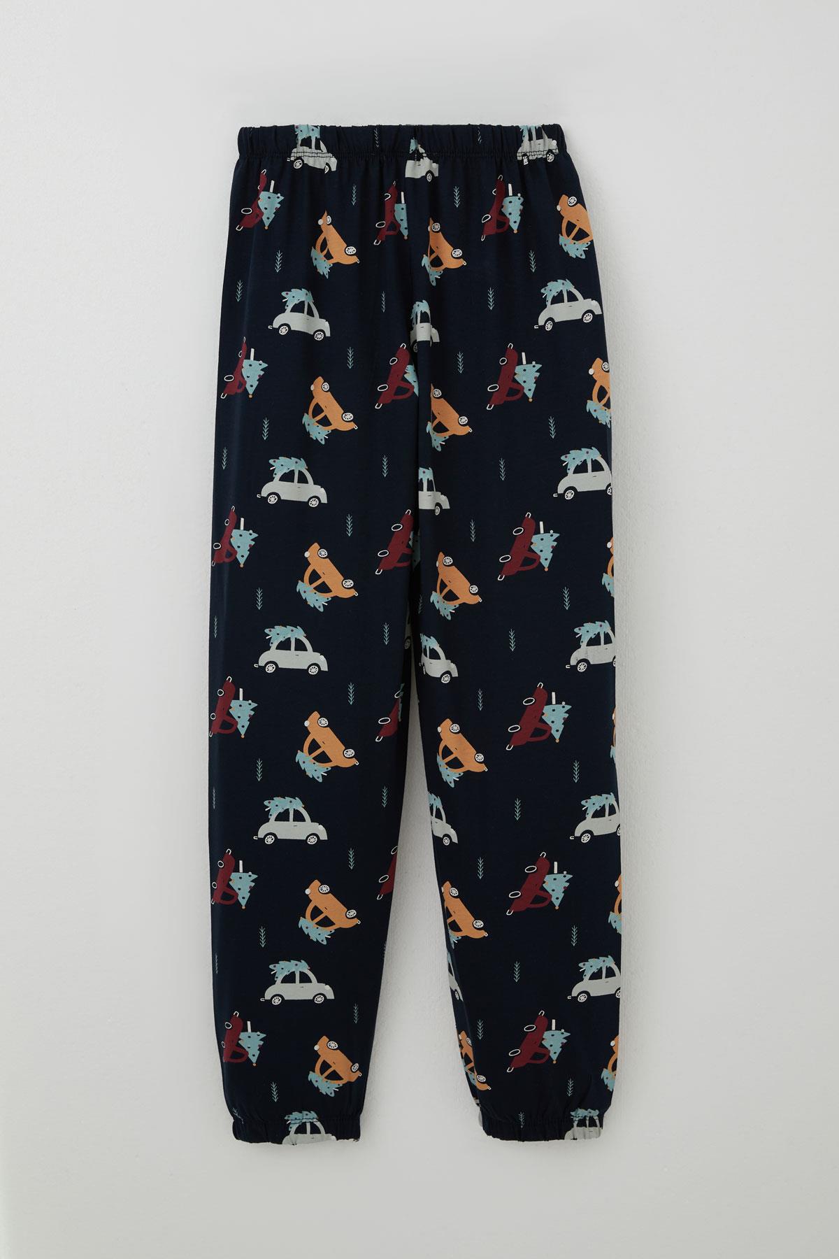 Breeze Erkek Çocuk Pijama Takımı Yılbaşı Temalı Çam Ağaçlı Araba Desenli Lacivert (4-8 Yaş)