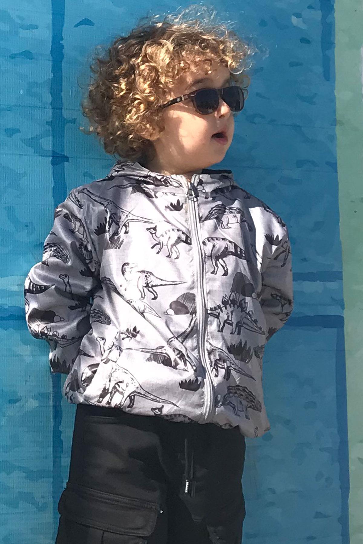 Breeze Erkek Çocuk Yağmurluk Güçlü Dinozorlar Desenli Füme Melanj (1-6 Yaş)