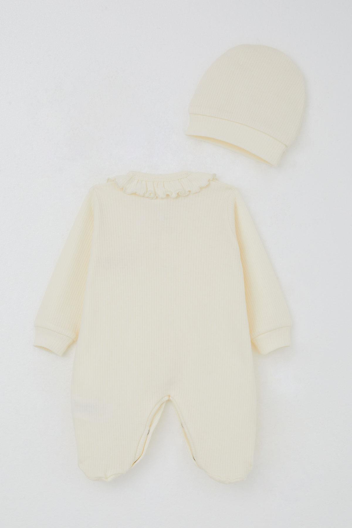 Breeze Kız Bebek Patikli Tulum Yaka Kısmı Fırfırlı Yazı Nakışlı Krem (0-6 Ay)