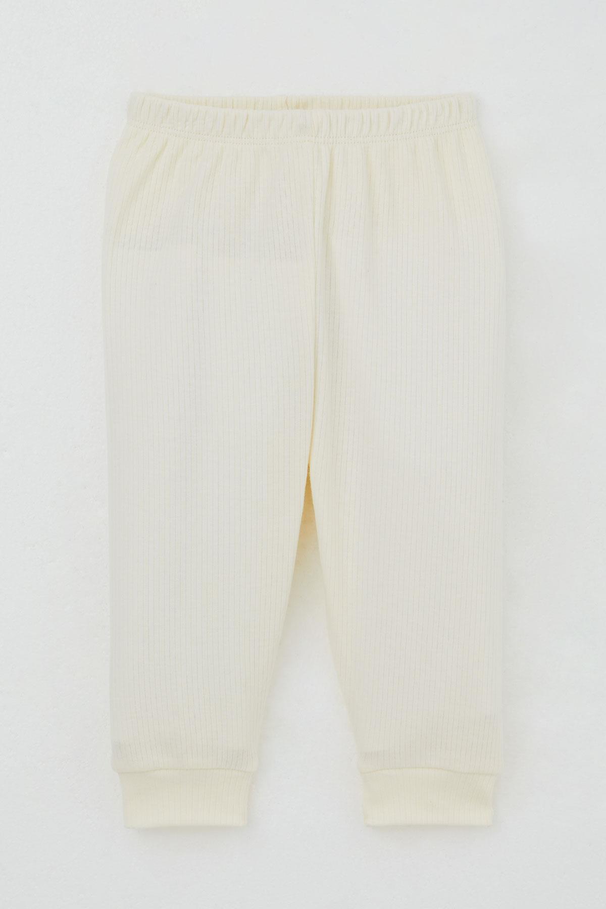 Breeze Kız Bebek Pijama Takımı Omuzdan Patlı Yaka Kısmı Fırfırlı Yazı Nakışlı Krem (4 Ay-1 Yaş)