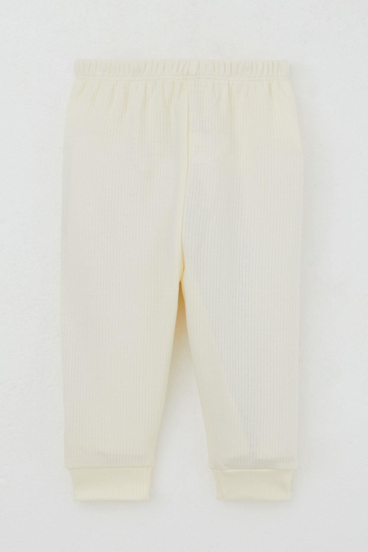 Breeze Kız Bebek Pijama Takımı Omuzdan Patlı Yaka Kısmı Fırfırlı Yazı Nakışlı Krem (4 Ay-1 Yaş)