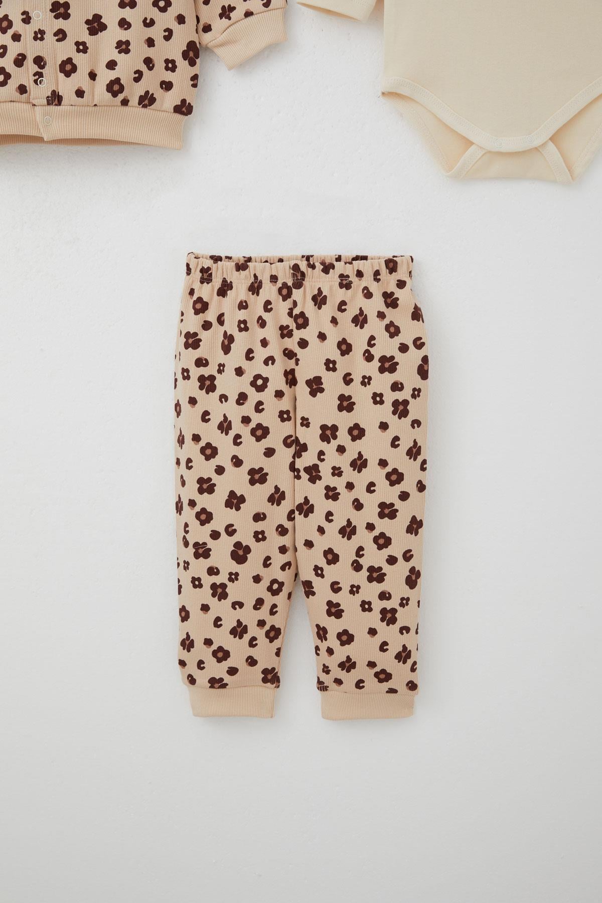 Breeze Kız Bebek Zıbınlı 3 lü Takım Çiçek Desenli Kapüşonlu Bej (4 Ay-1 Yaş)