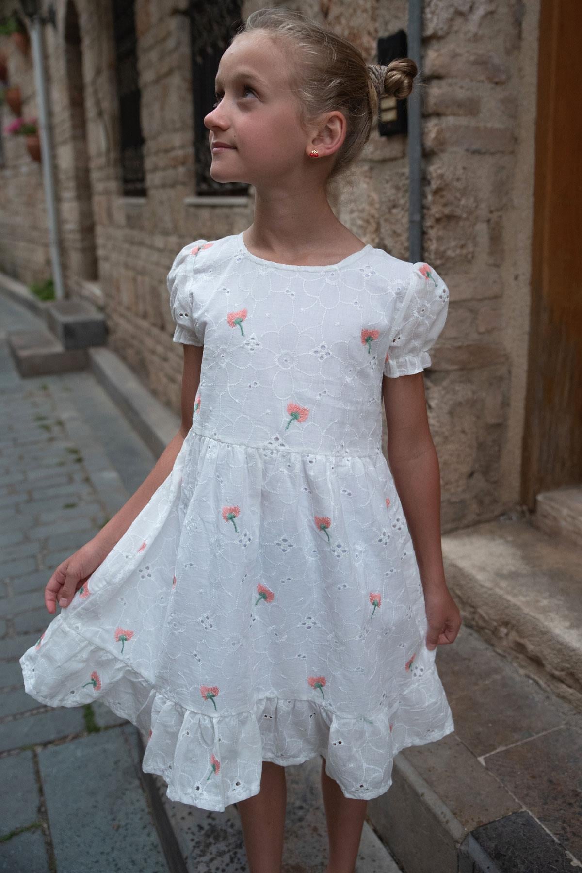 Breeze Kız Çocuk Elbise Çiçek Nakışlı Arka Kısmı Fermuarlı Beyaz (6-12 Yaş)