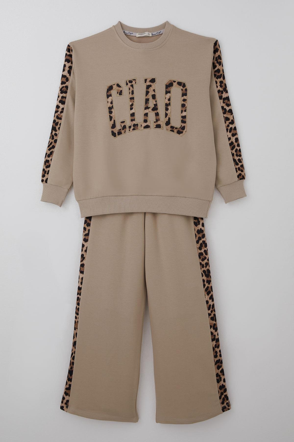Breeze Kız Çocuk Eşofman Takımı Yazı Nakışlı Kenarları Leopar Desenli Bej (8-14 Yaş)