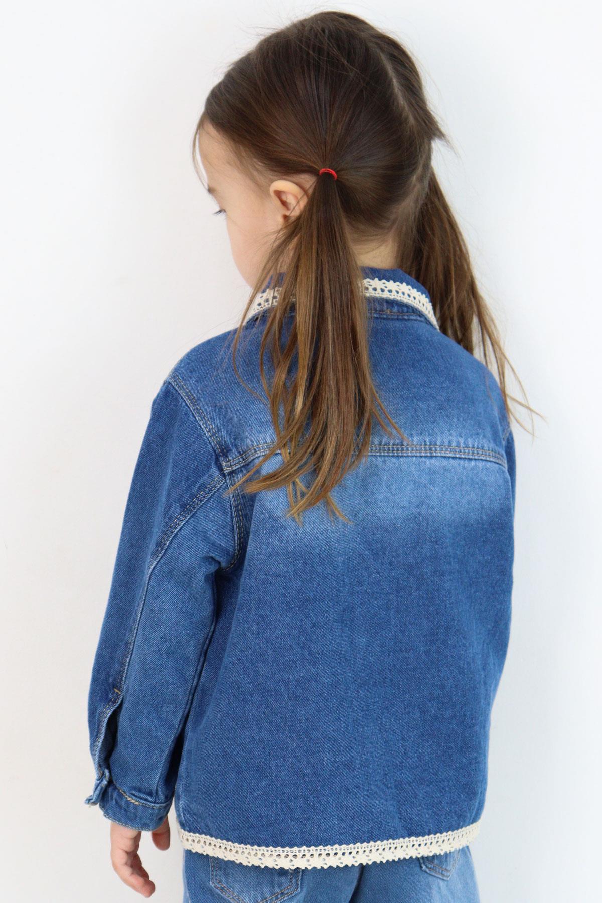 Breeze Kız Çocuk Jean Ceket Yaka & Alt Kısmı Güpür Cep Kapak Detaylı Mavi (3-7 Yaş)