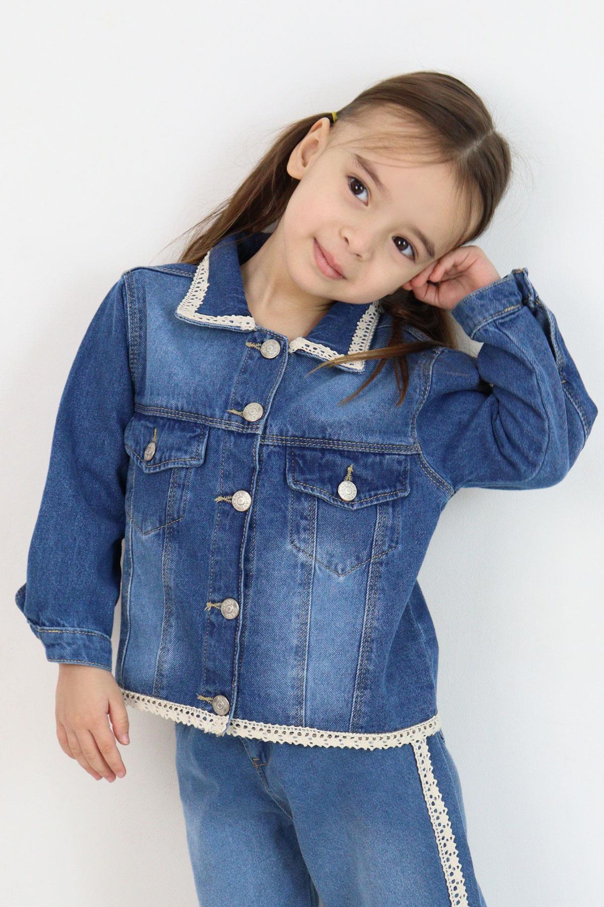 Breeze Kız Çocuk Jean Ceket Yaka & Alt Kısmı Güpür Cep Kapak Detaylı Mavi (3-7 Yaş)