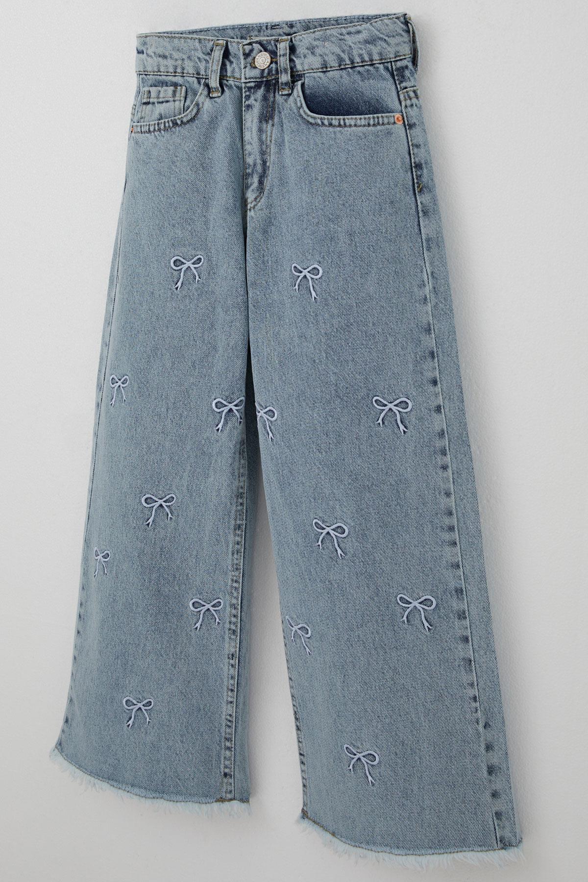 Breeze Kız Çocuk Jean Pantolon Fiyonk Nakışlı Paça Kısmı Püskül Detaylı Açık Mavi (9-10 Yaş)