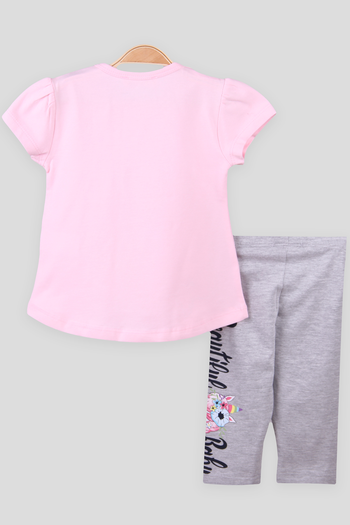 Breeze Kız Çocuk Kapri Takım Pullu Unicornlu Pembe (1.5-5 Yaş)