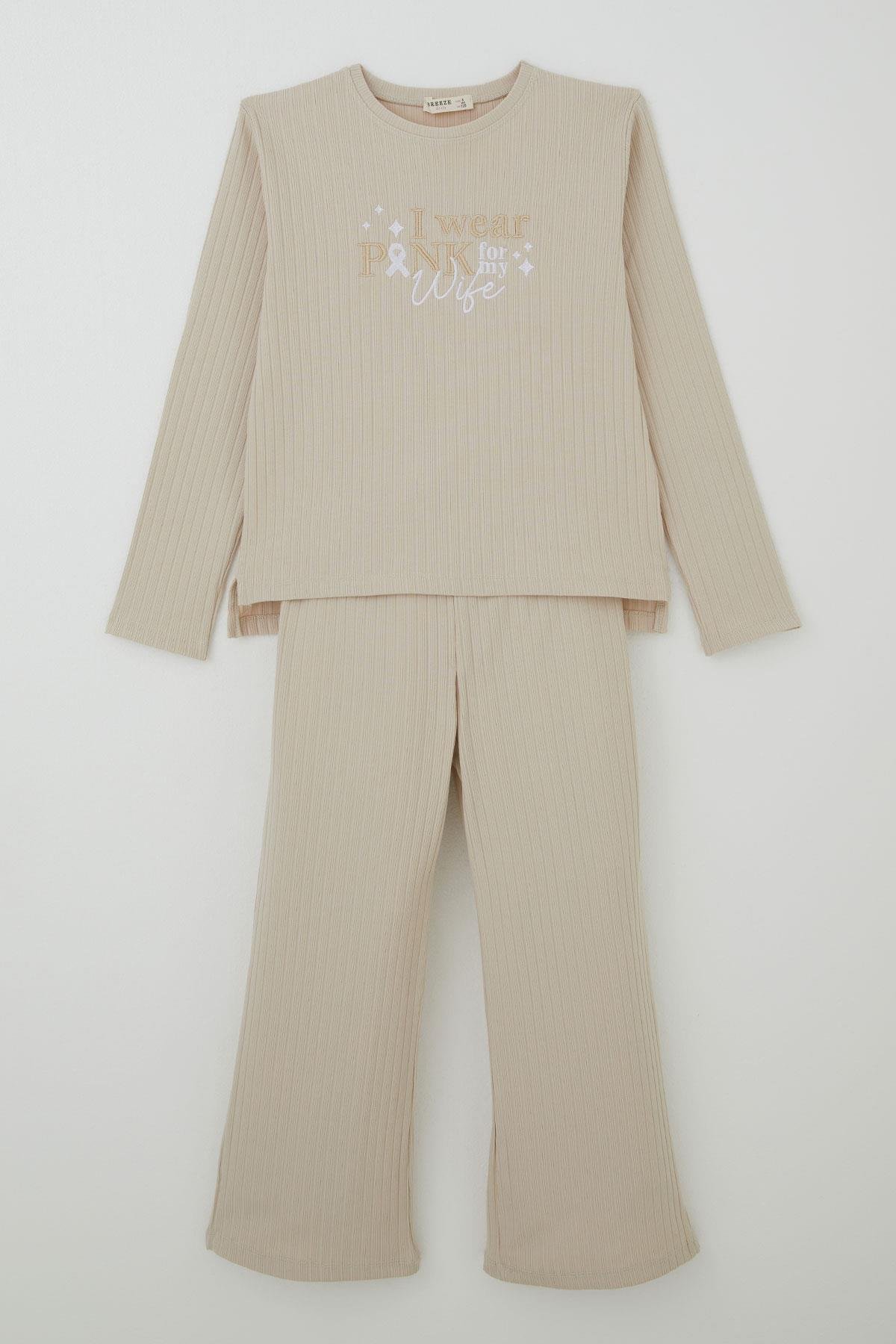 Breeze Kız Çocuk Pantolonlu Takım Yazı Nakışlı Fiyonk Detaylı Taş (4-8 Yaş)