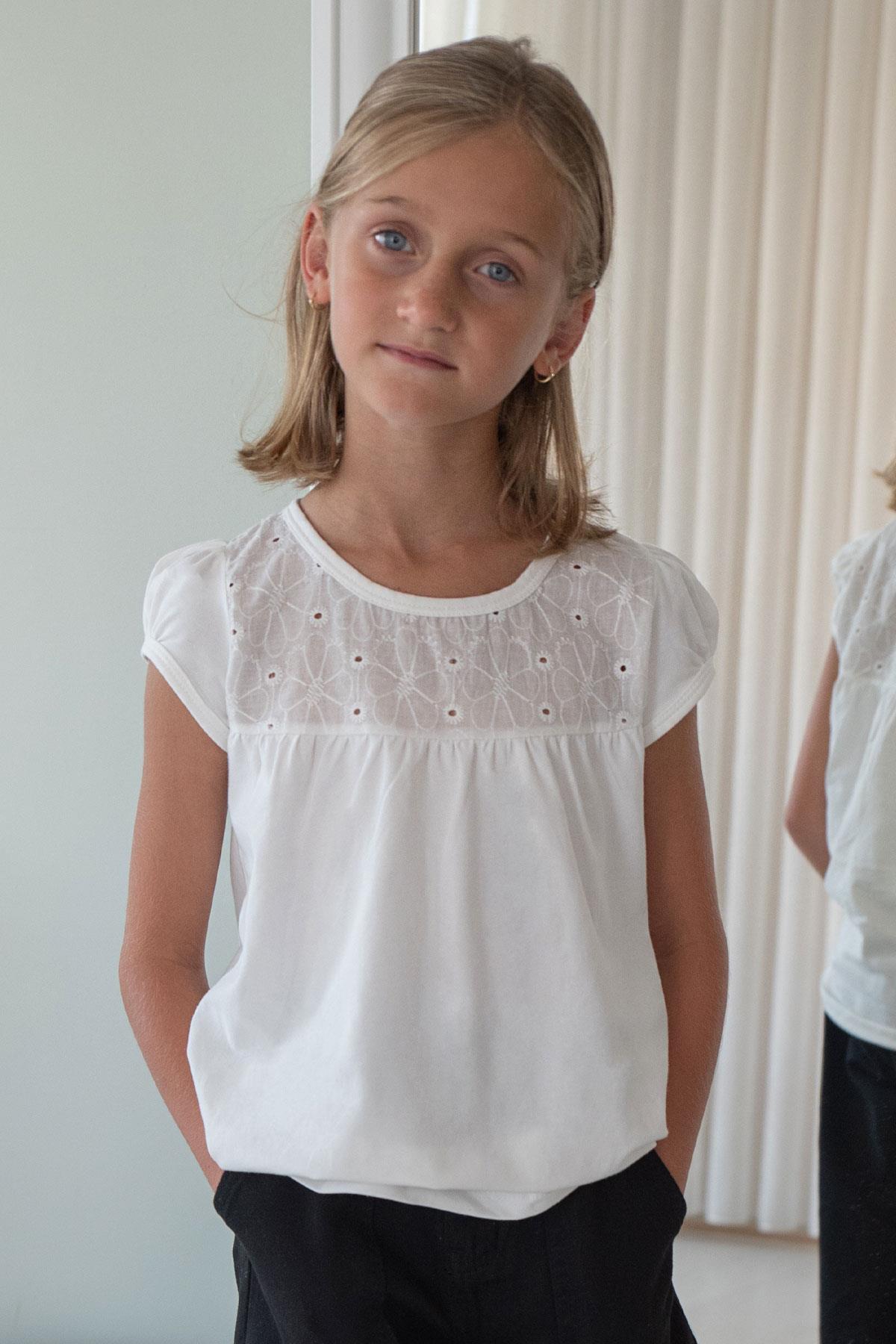 Breeze Kız Çocuk Tişört Nakışlı Çiçek İşlemeli Ekru (4-8 Yaş)