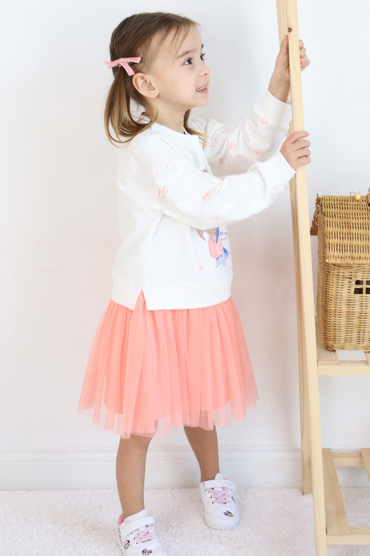 Breeze Kız Çocuk Uzun Kollu Elbise Arkadaş Temalı Kolları Kalp Desenli Ekru (2-6 Yaş)