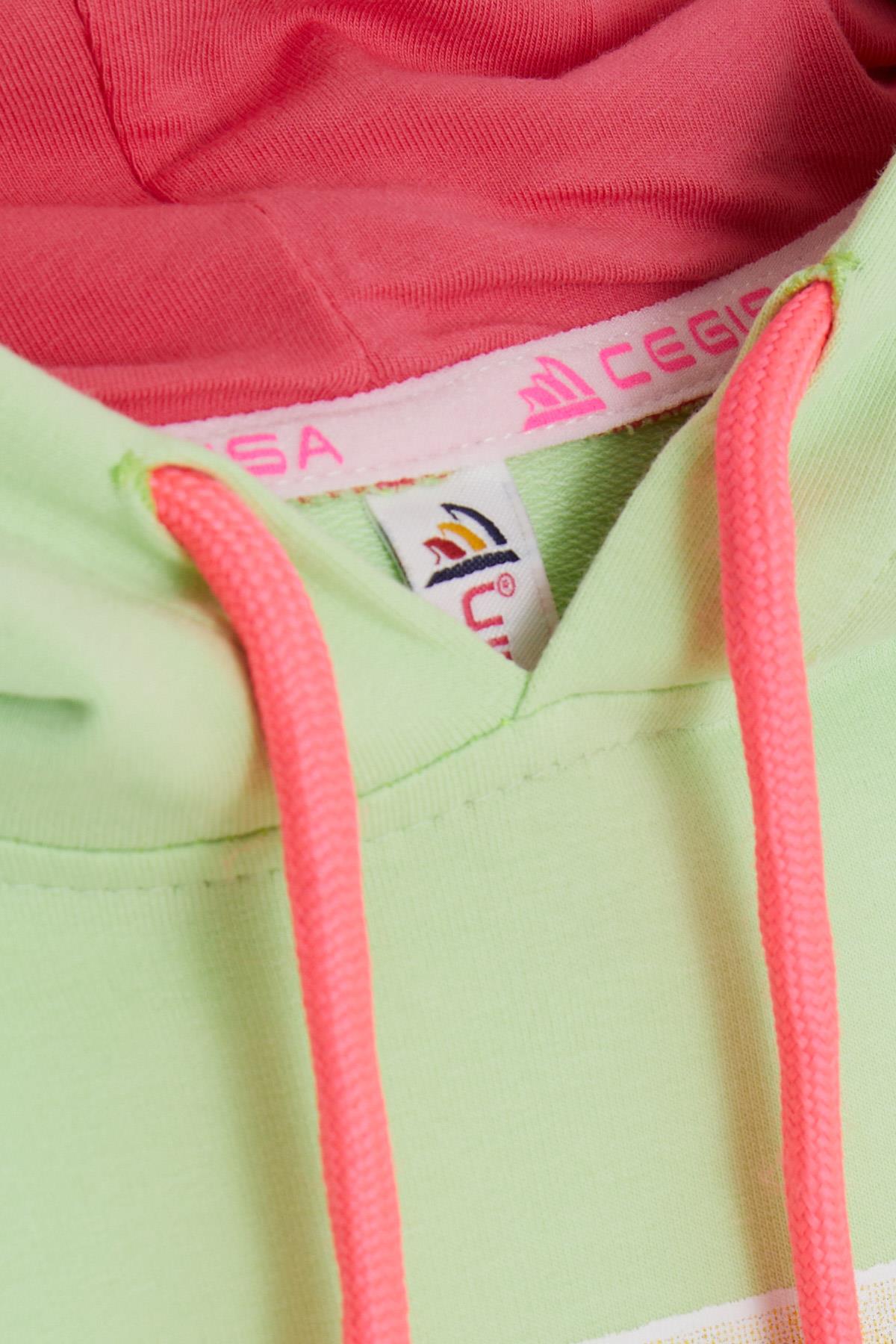 CEGISA Kız Çocuk Sweatshirt Gözlüklü Kız Figürlü Fıstık Yeşili (11-14 Yaş)