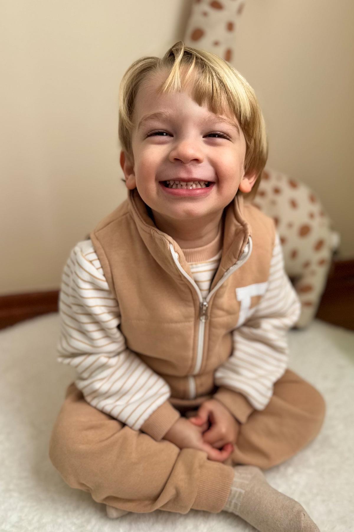 Donino Erkek Çocuk Eşofman Takımı B Harfi Baskılı Yelekli Bej (2-5 Yaş)