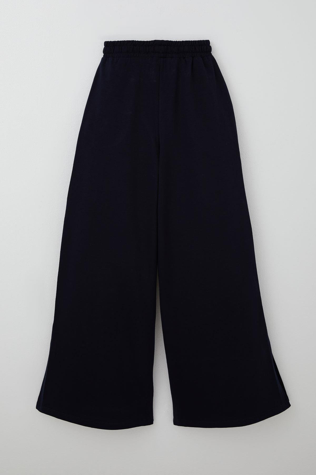 Locoloco Kız Çocuk Eşofman Altı Geniş Paça Yırtmaçlı Bağcıklı Arma Detaylı Lacivert (9-14 Yaş)