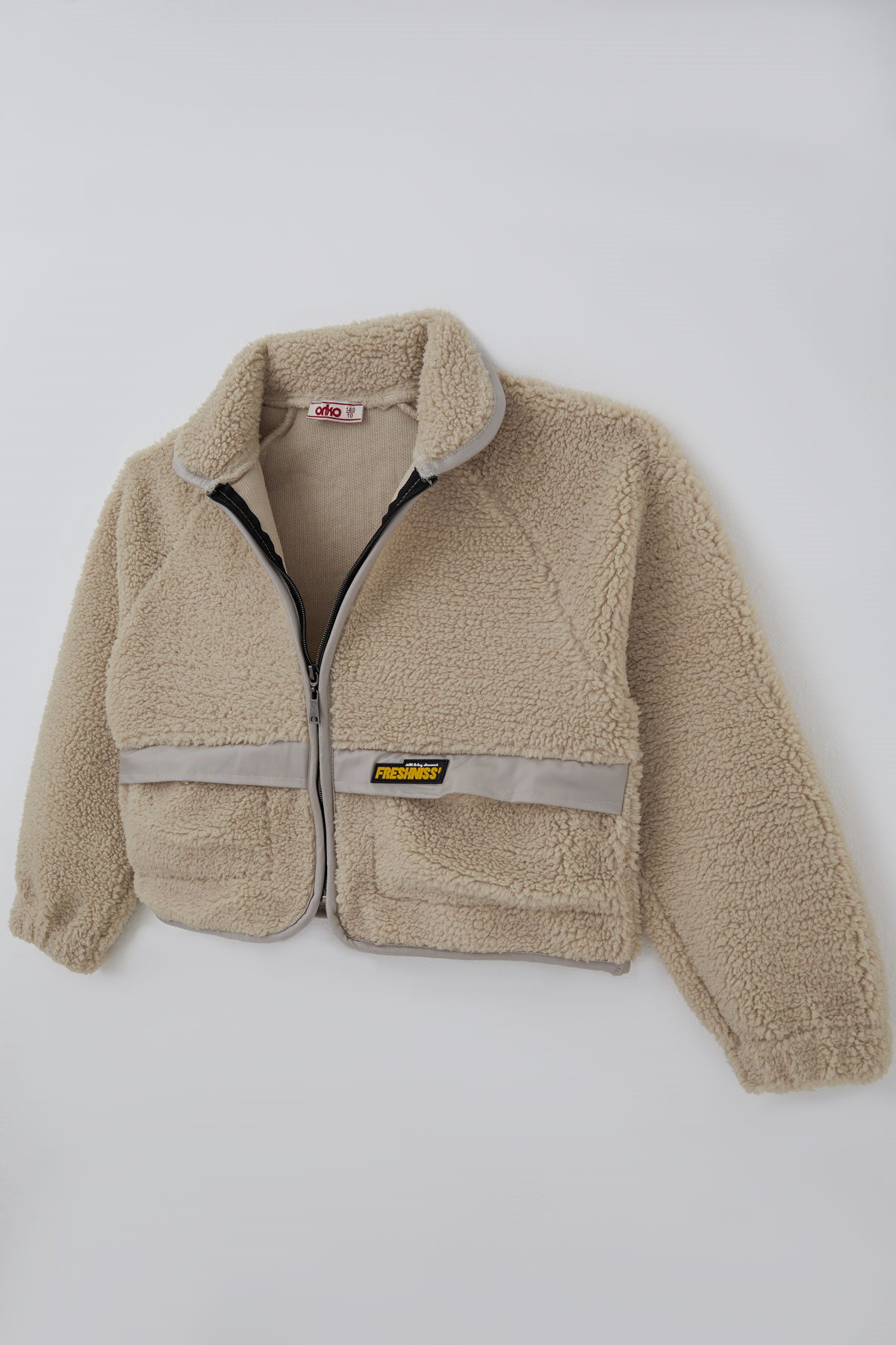 Orko Kız Çocuk Peluş Crop Hırka Kontrast Şerit & Dekoratif Yazı Arma Detaylı Fermuarlı Bej (10-16 Yaş)