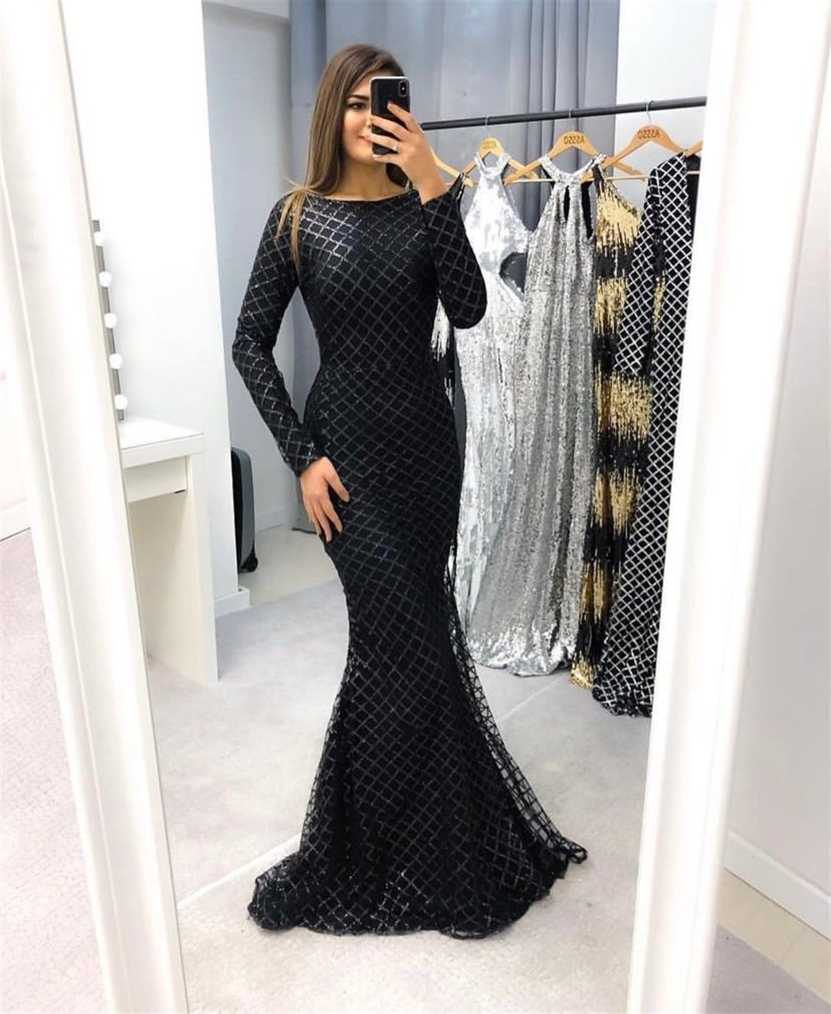  Sırt Dekolteli Komple Sim İşleme Balık Abiye - SİYAH