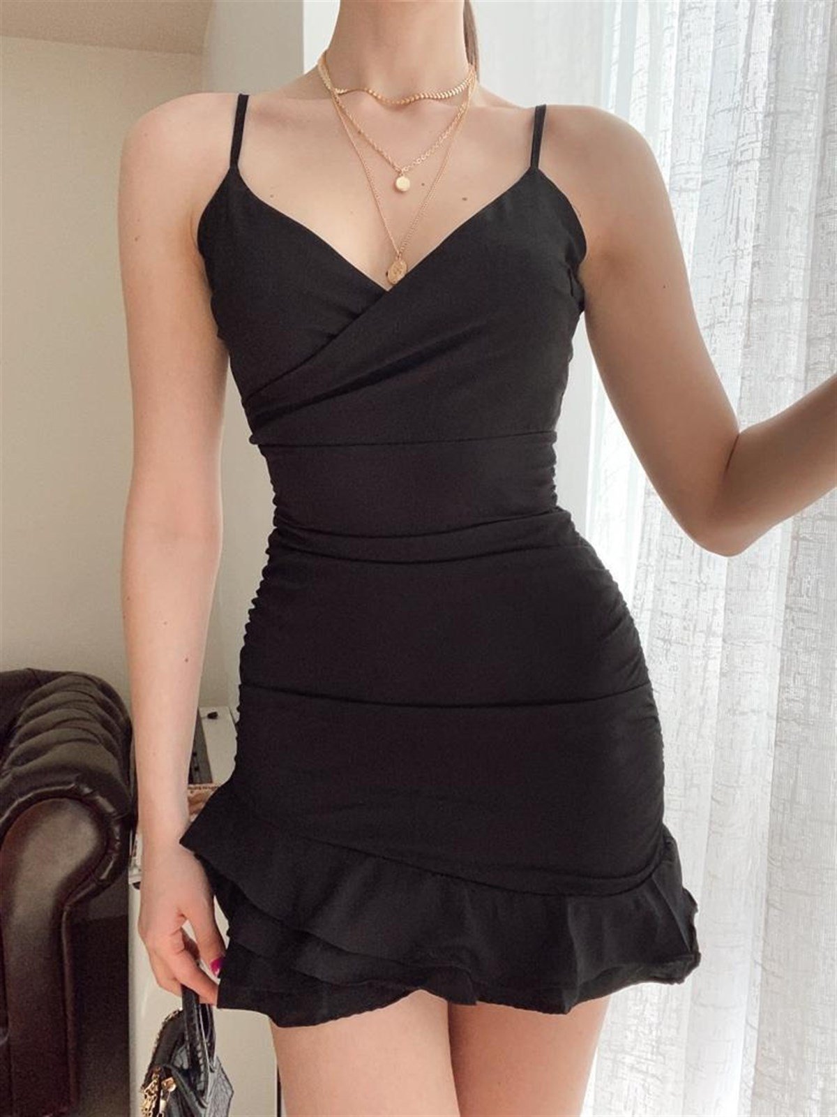 Askı Detay Eteği Fırfırlı Elbise - SİYAH