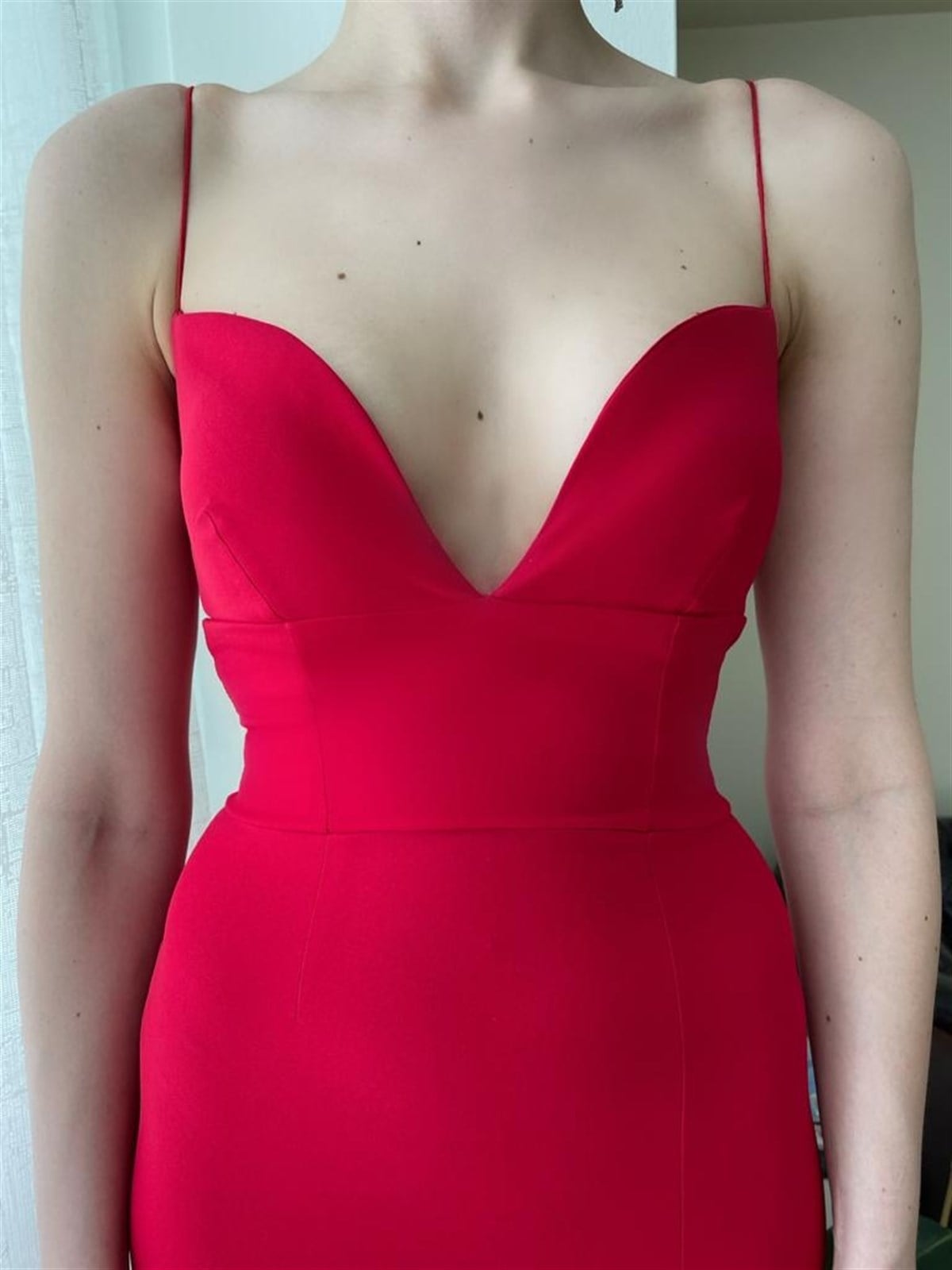 Askılı Yırtmaç Detay Abiye Elbise - KIRMIZI