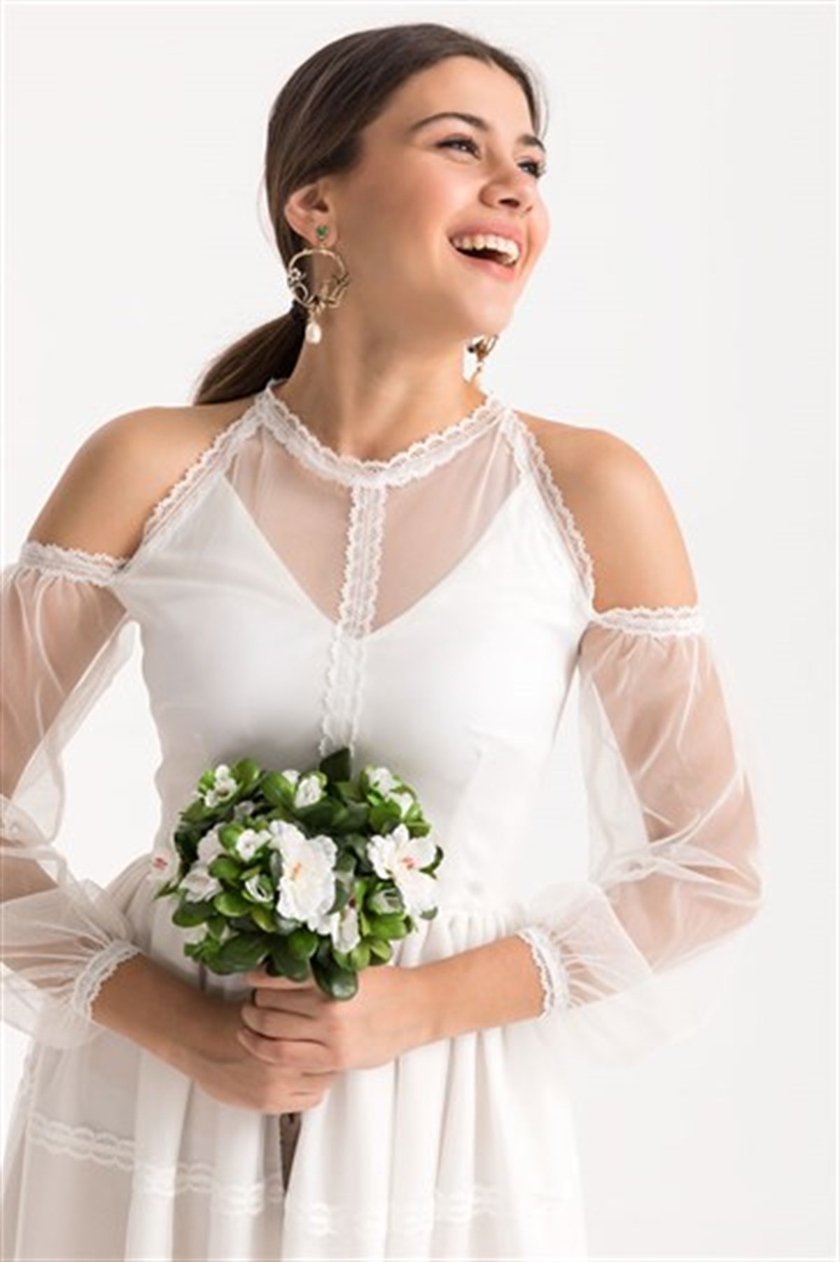 ASTARLI TÜL OMUZ AÇIK ELBİSE-BEYAZ