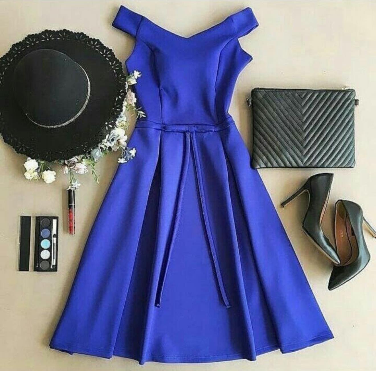 Beli Kurdele Detaylı Dökümlü Geniş Yaka Elbise - SAKS MAVİ