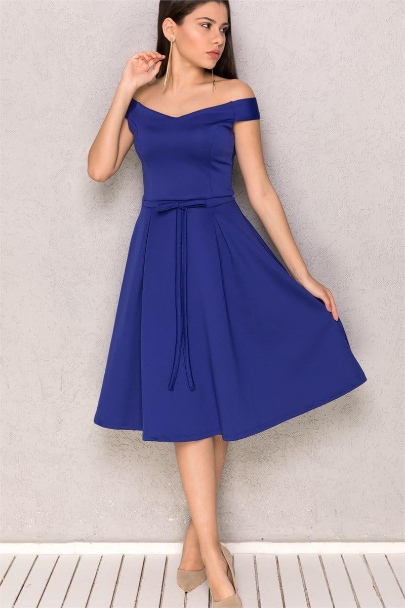 Beli Kurdele Detaylı Dökümlü Geniş Yaka Elbise - SAKS MAVİ