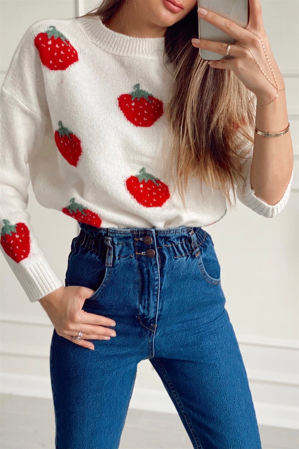 Bisiklet Yaka Çilek Desenli Kazak - EKRU