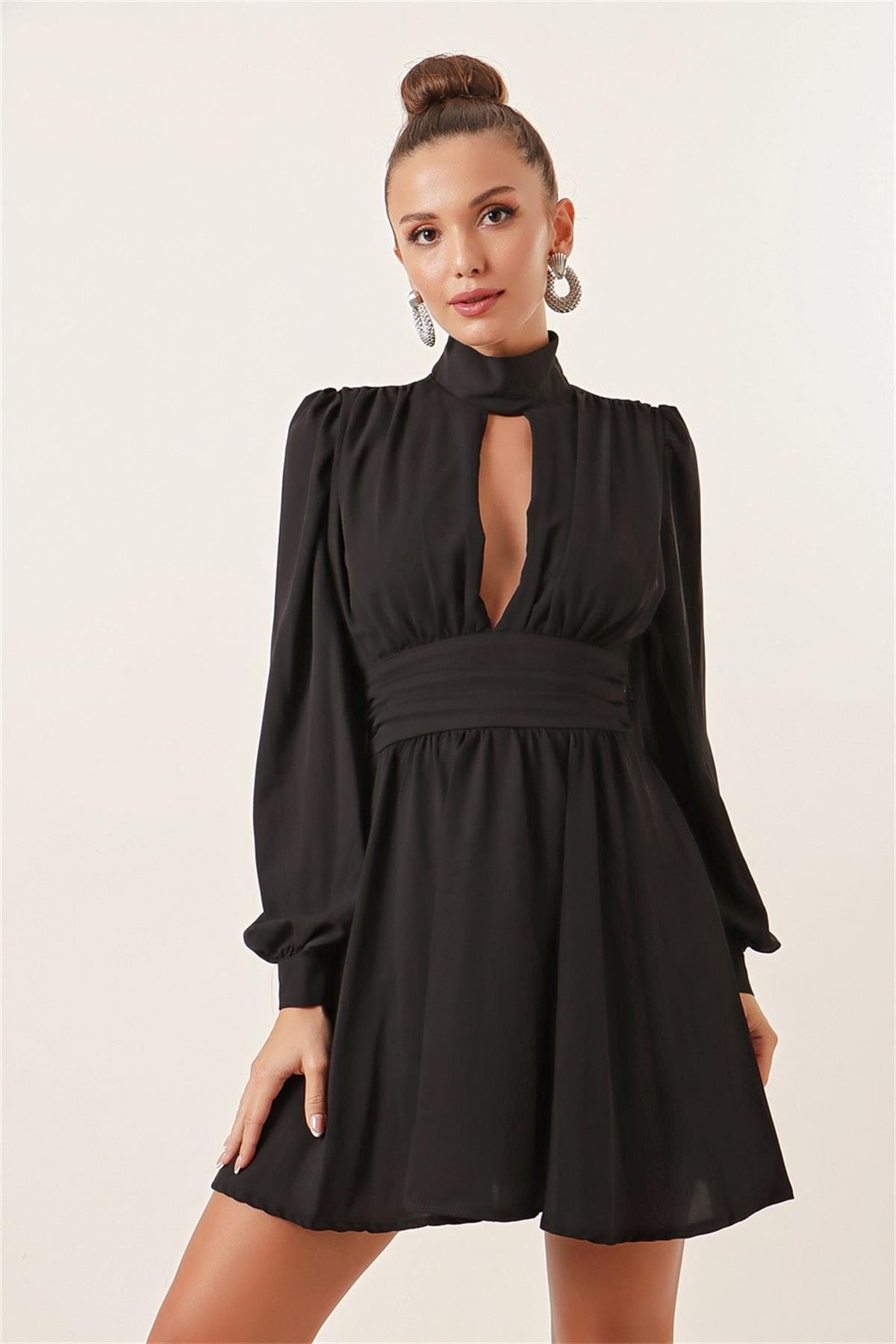 Boğazlı Derin V Yaka Düğmeli Kol Belden Oturtmalı Eteği Volanlı Kadın Mini Elbise - SİYAH