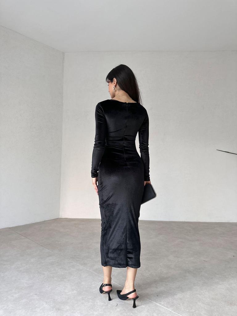 Büzgü Detaylı Uzun Kol Kadife Midi Kadın Elbise - SİYAH