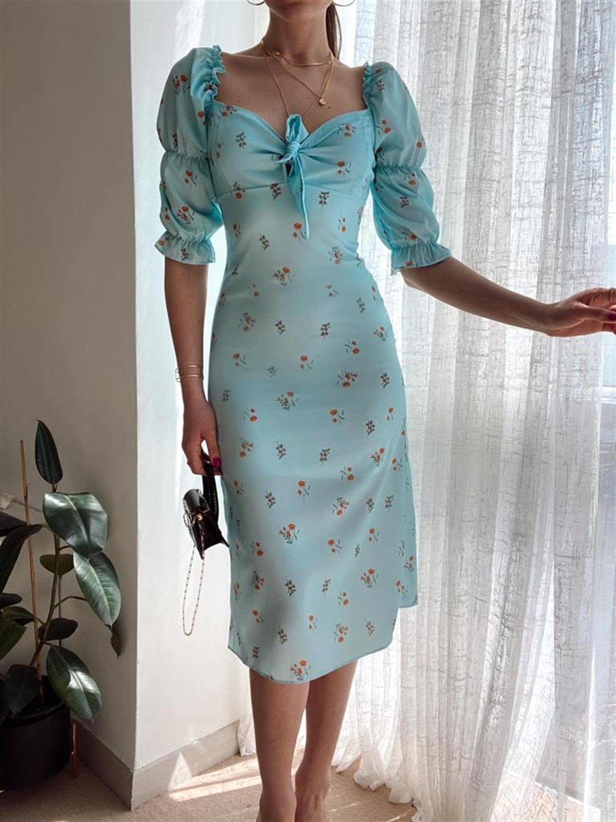 Çiçek Detay Önü Bağlamalı Midi Elbise - TURKUAZ